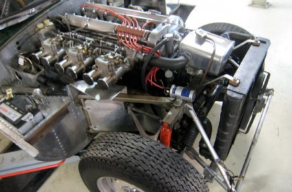 Préparation moteur d'une Jaguar XK SS