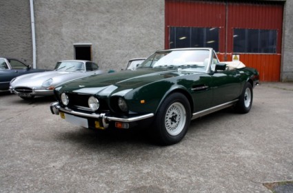 Aston Martin AM V8